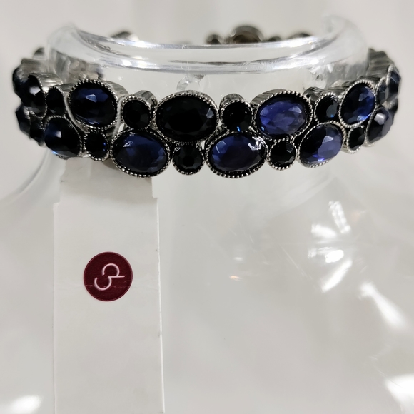 Dressbarn Silver Tone Metal Blue Crystal Magnetic Closure Bracelet - Picture 3 of 5